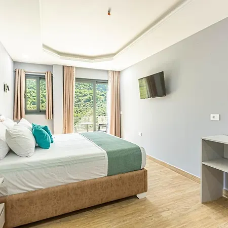 Sea Breeze 33 Llaman - Free Parking Himarë