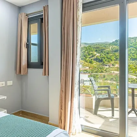 Sea Breeze 33 Llaman - Free Parking